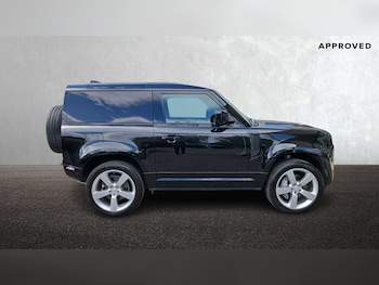 Used Land Rover Defender 2024 for sale - 76460076: Photo