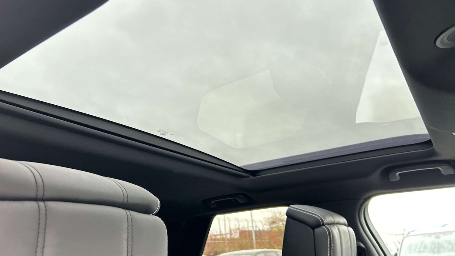 Used Land Rover Discovery 2023 for sale - 76540786: Photo 21