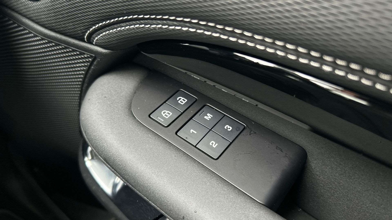 Used Land Rover Discovery 2023 for sale - 76540786: Photo 25