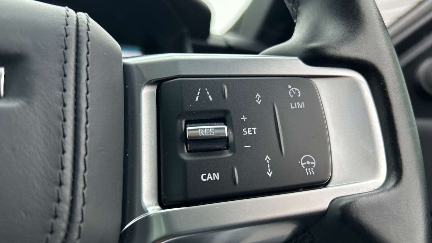 Used Land Rover Discovery 2023 for sale - 76540786: Photo 35