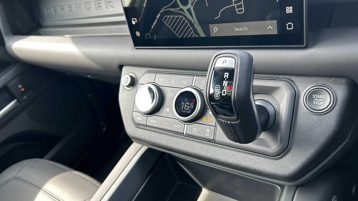 Used Land Rover Defender 2025 for sale - 76955196: Photo 13