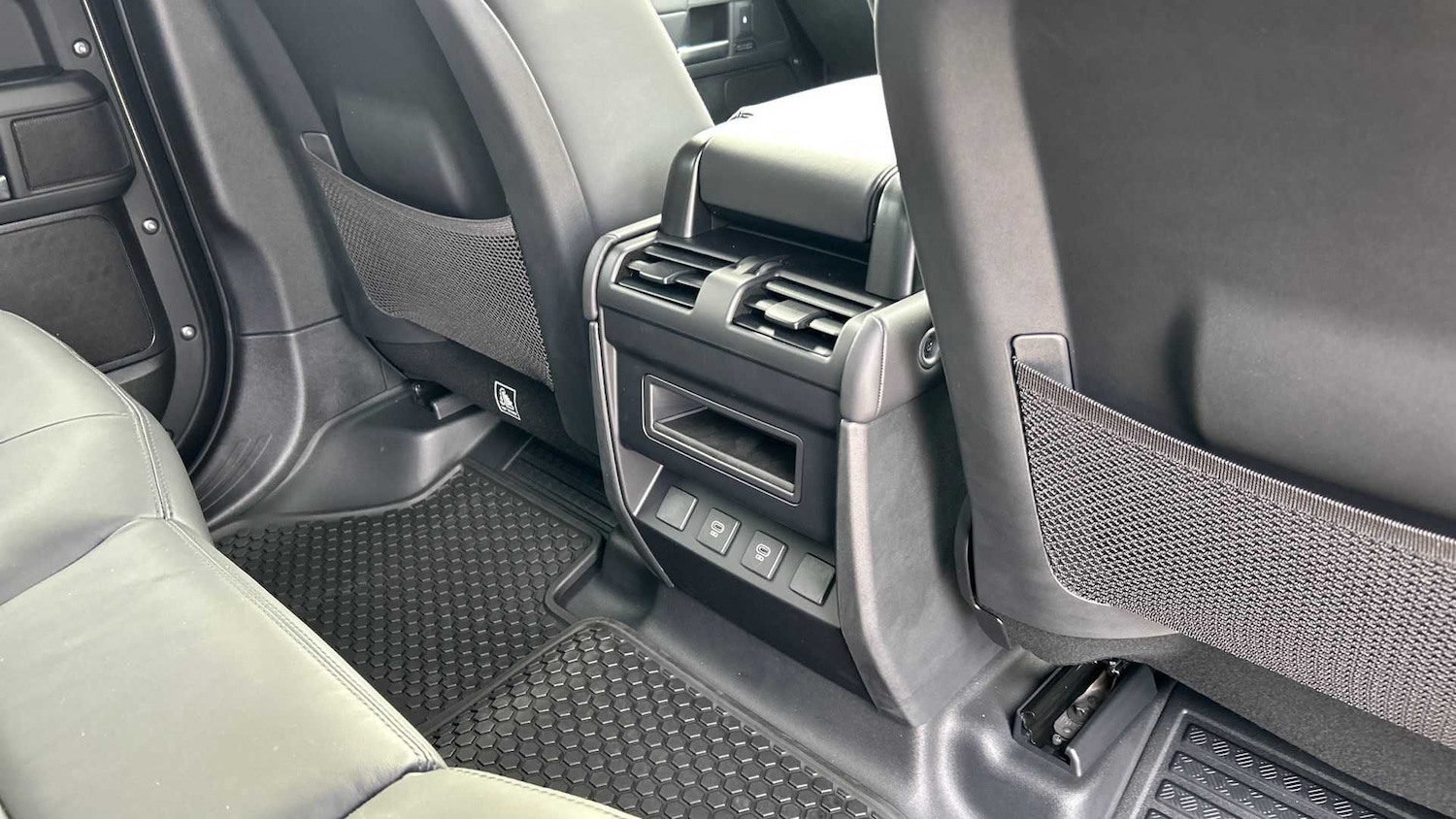 Used Land Rover Defender 2025 for sale - 76955196: Photo 18