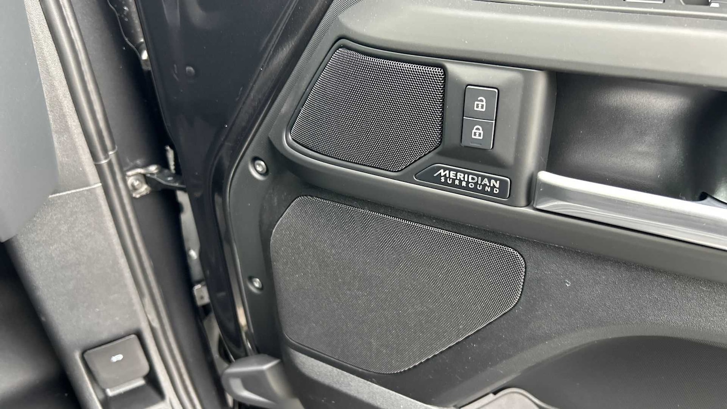 Used Land Rover Defender 2025 for sale - 76955196: Photo 24