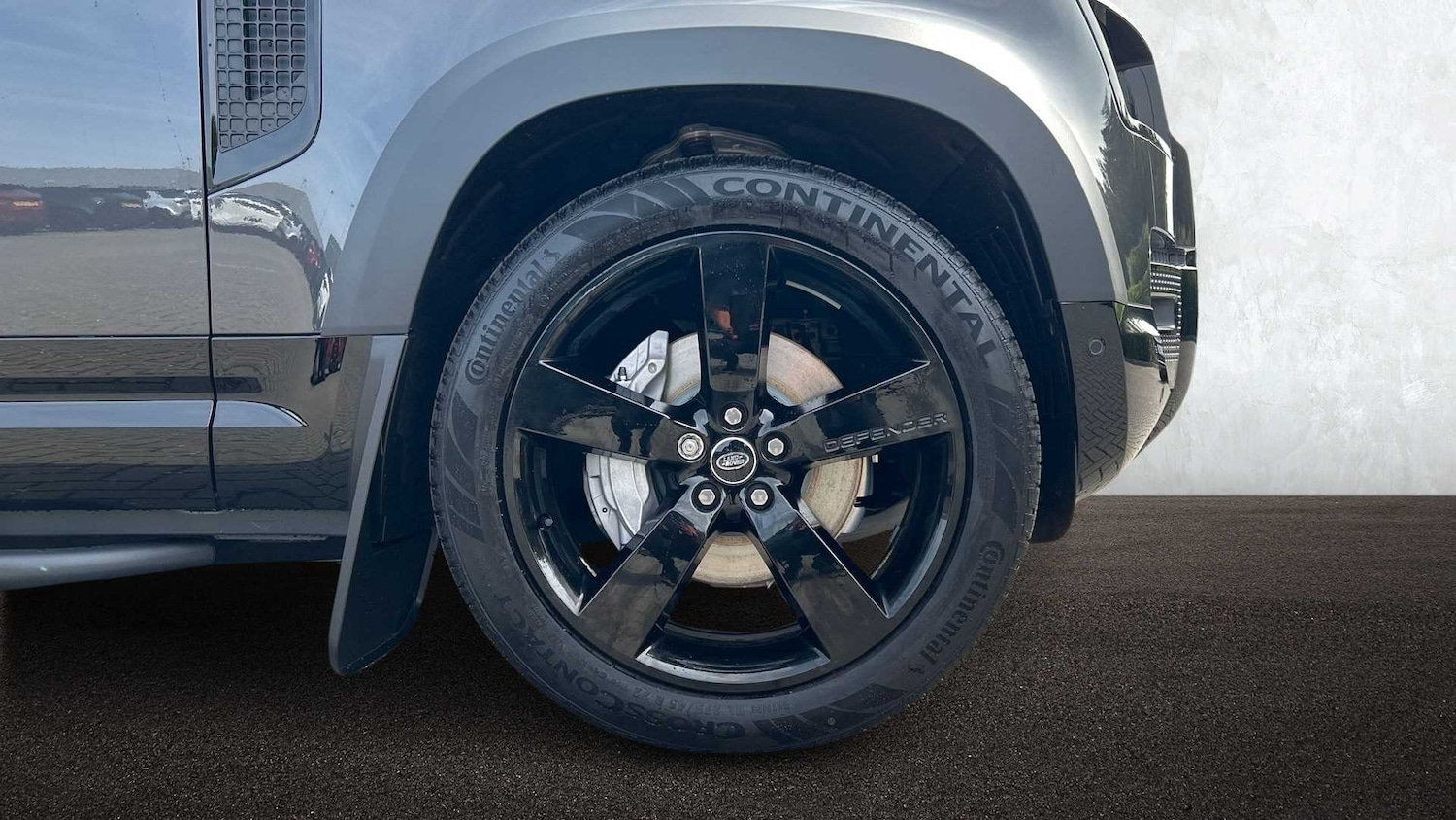 Used Land Rover Defender 2025 for sale - 76955196: Photo 8