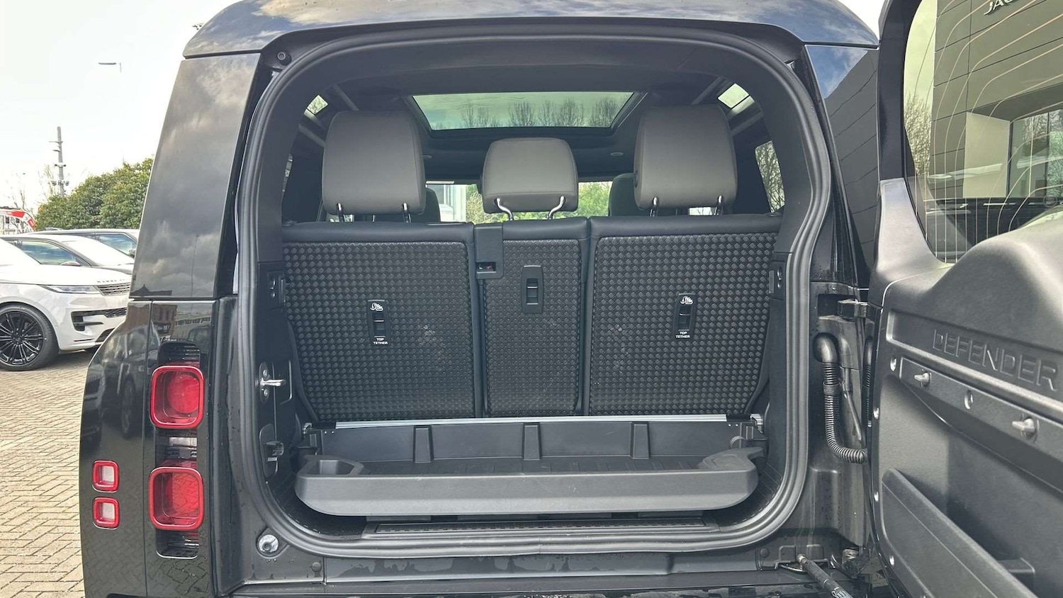 Used Land Rover Defender 2024 for sale - 77577474: Photo 10