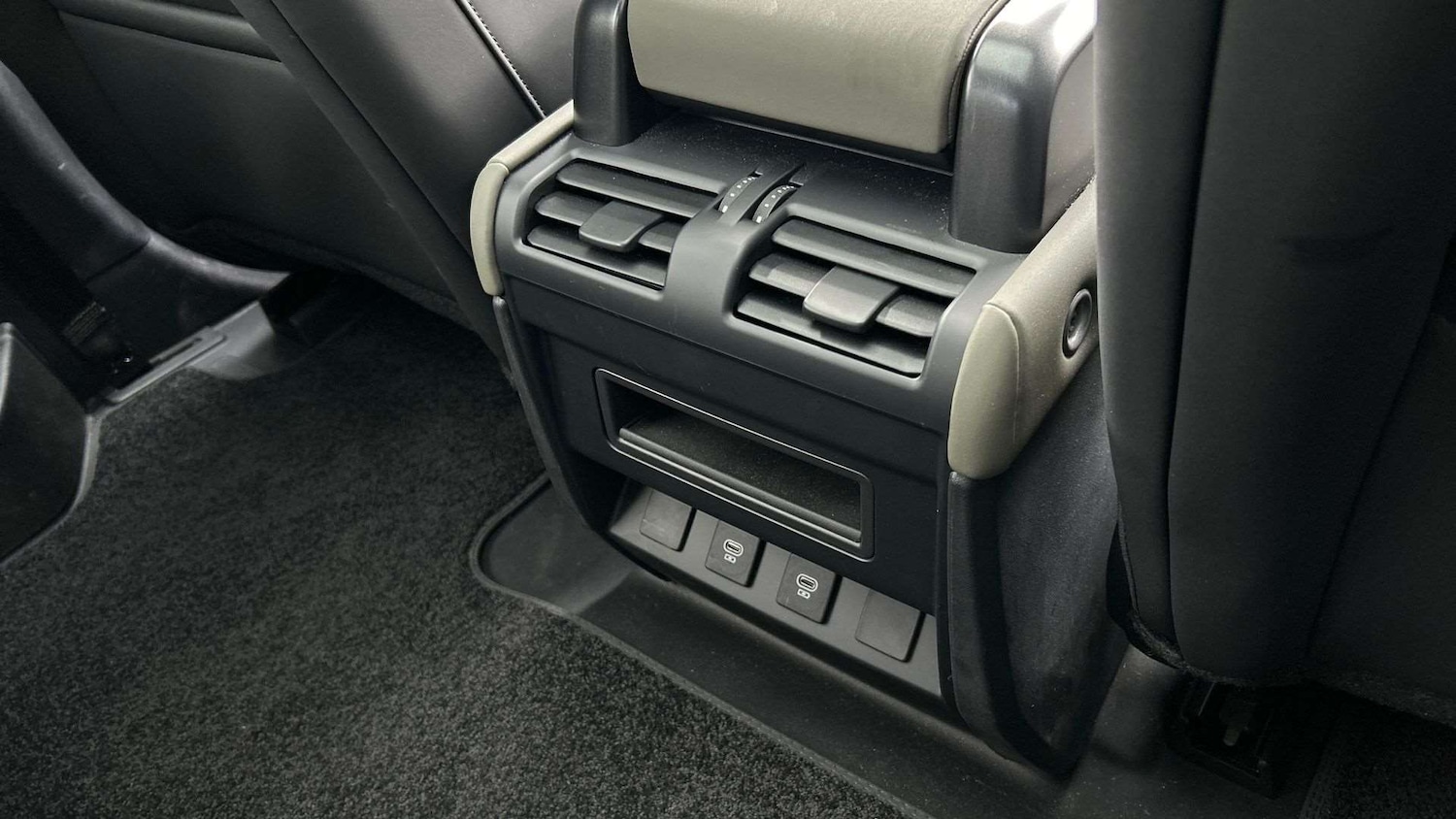 Used Land Rover Defender 2024 for sale - 77577474: Photo 18