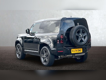 Used Land Rover Defender 2024 for sale - 77577474: Photo