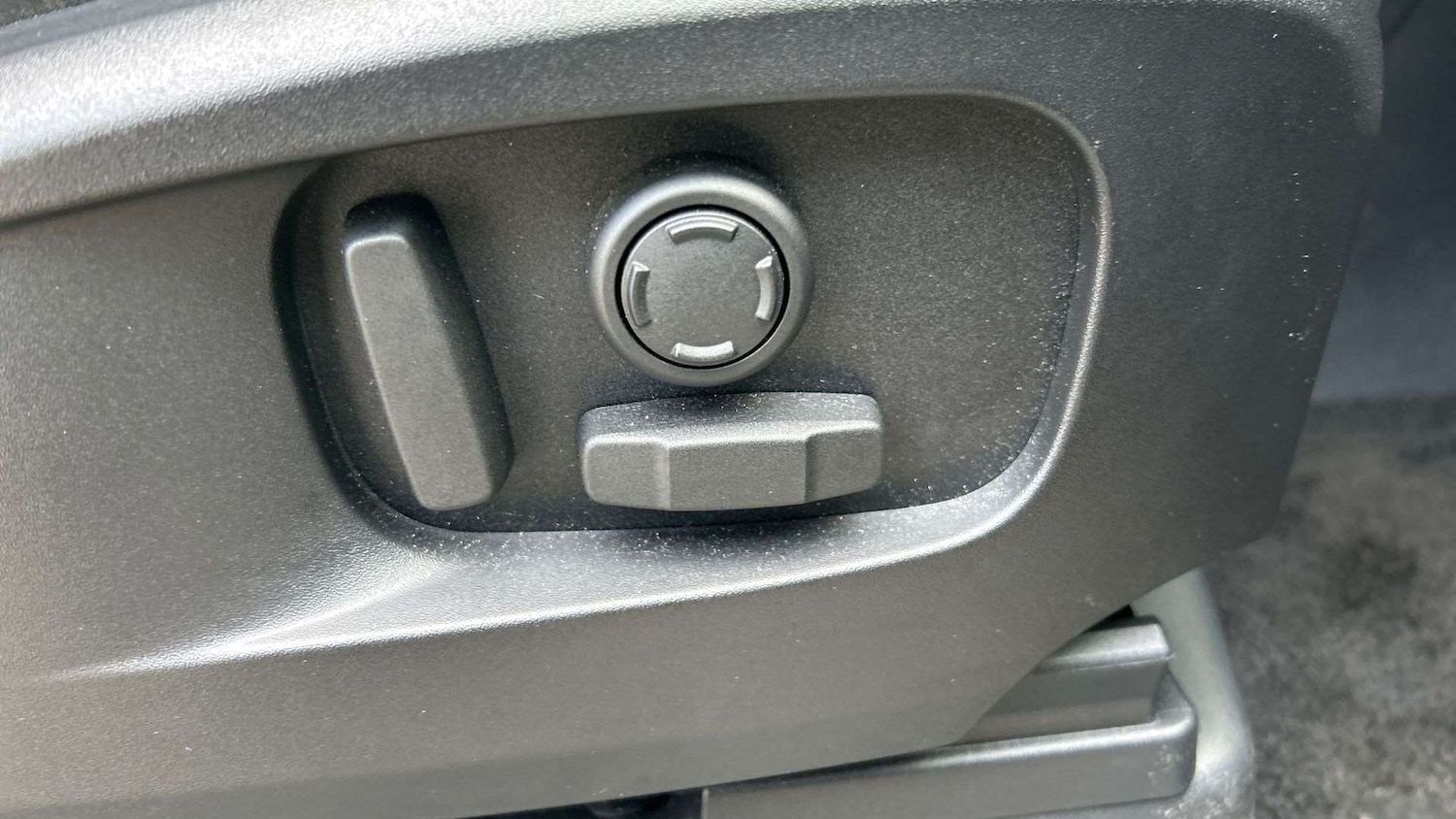 Used Land Rover Defender 2024 for sale - 77577474: Photo 32