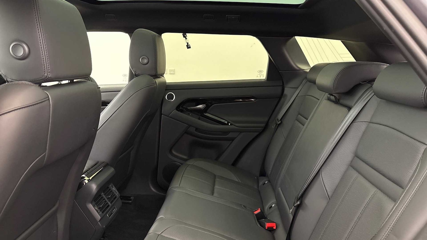 Used Land Rover Range Rover Evoque 2024 for sale - 76460328: Photo 4