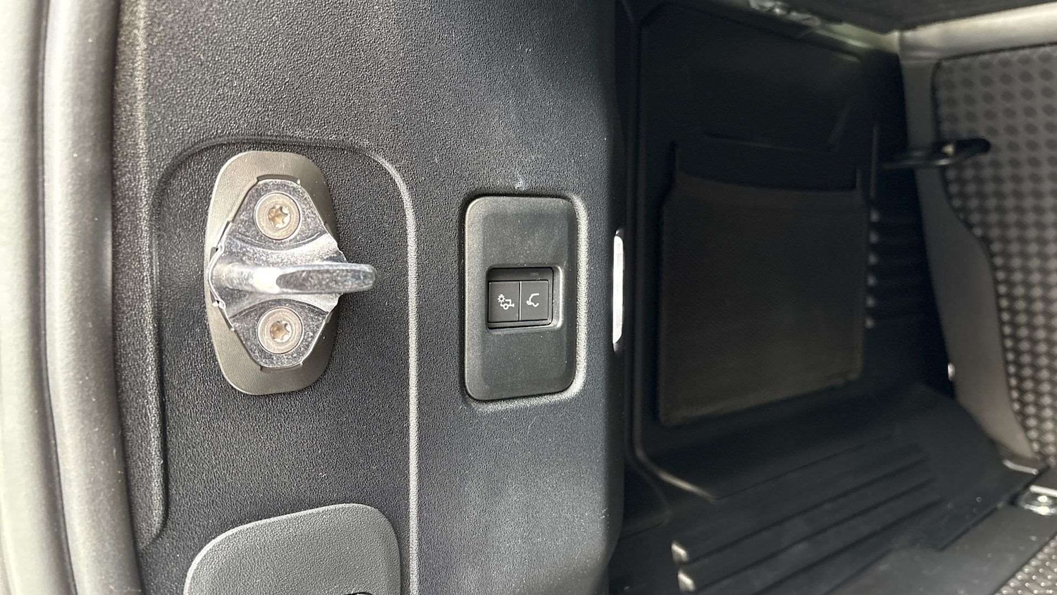 Used Land Rover Defender 2022 for sale - 77294158: Photo 32