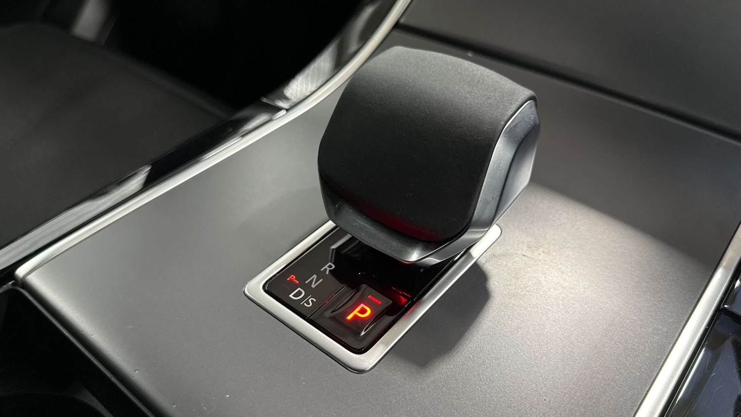 Used Land Rover Range Rover Velar 2024 for sale - 77414561: Photo 13