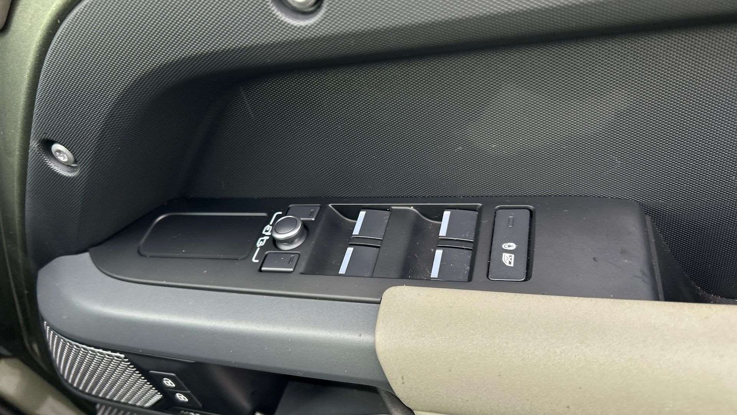 Used Land Rover Defender 2022 for sale - 77698822: Photo 25