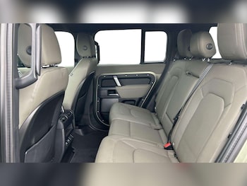 Used Land Rover Defender 2022 for sale - 77698822: Photo