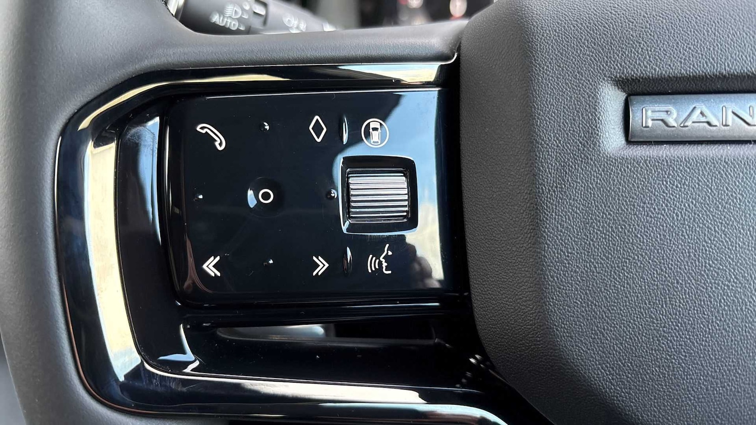 Used Land Rover Range Rover Evoque 2025 for sale - 76460457: Photo 28