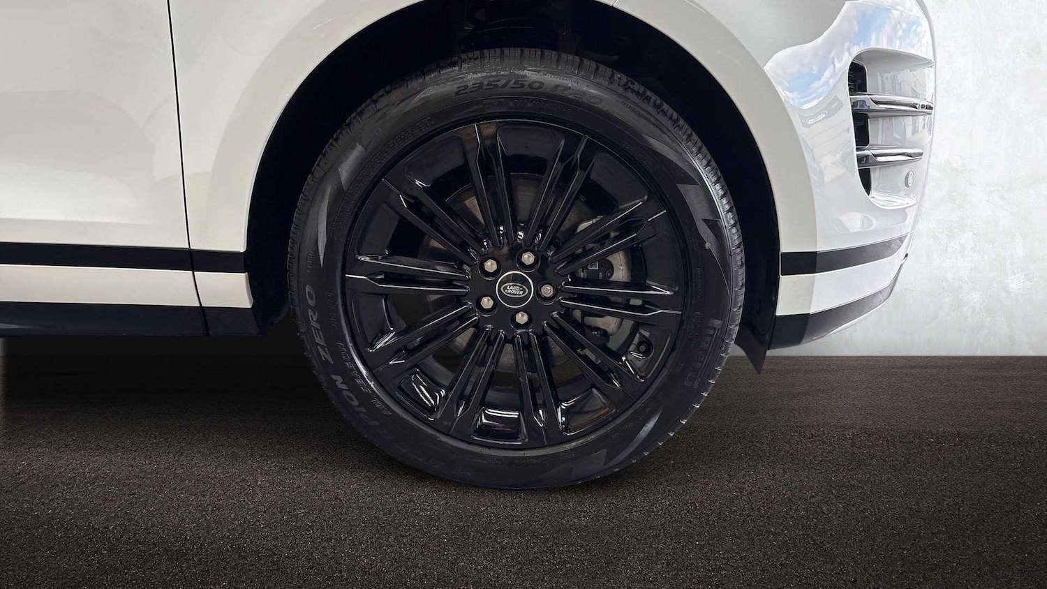 Used Land Rover Range Rover Evoque 2025 for sale - 76460457: Photo 8