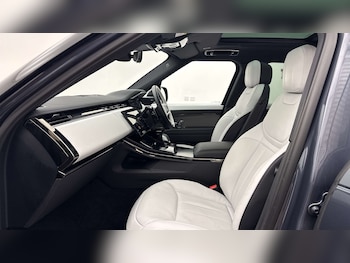Used Land Rover Range Rover Sport 2024 for sale - 77928570: Photo