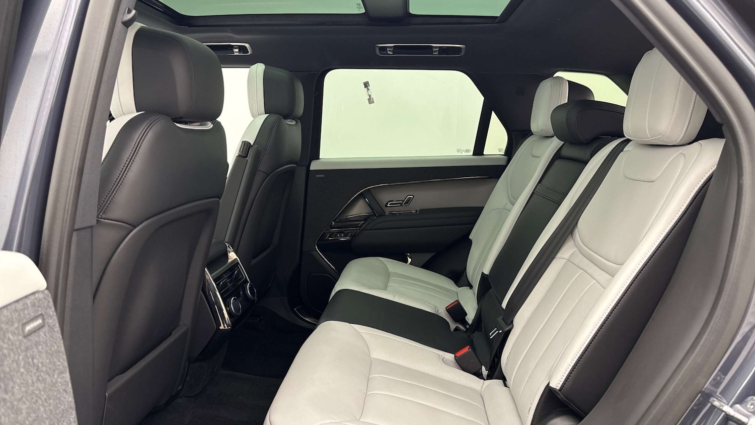 Used Land Rover Range Rover Sport 2024 for sale - 77928570: Photo 4