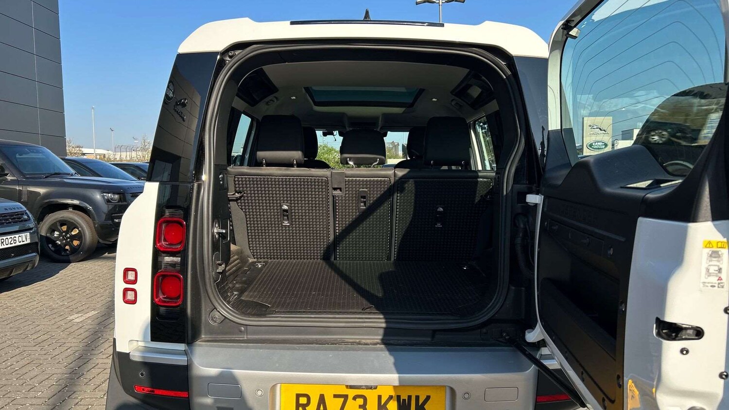 Used Land Rover Defender 2024 for sale - 77961150: Photo 10