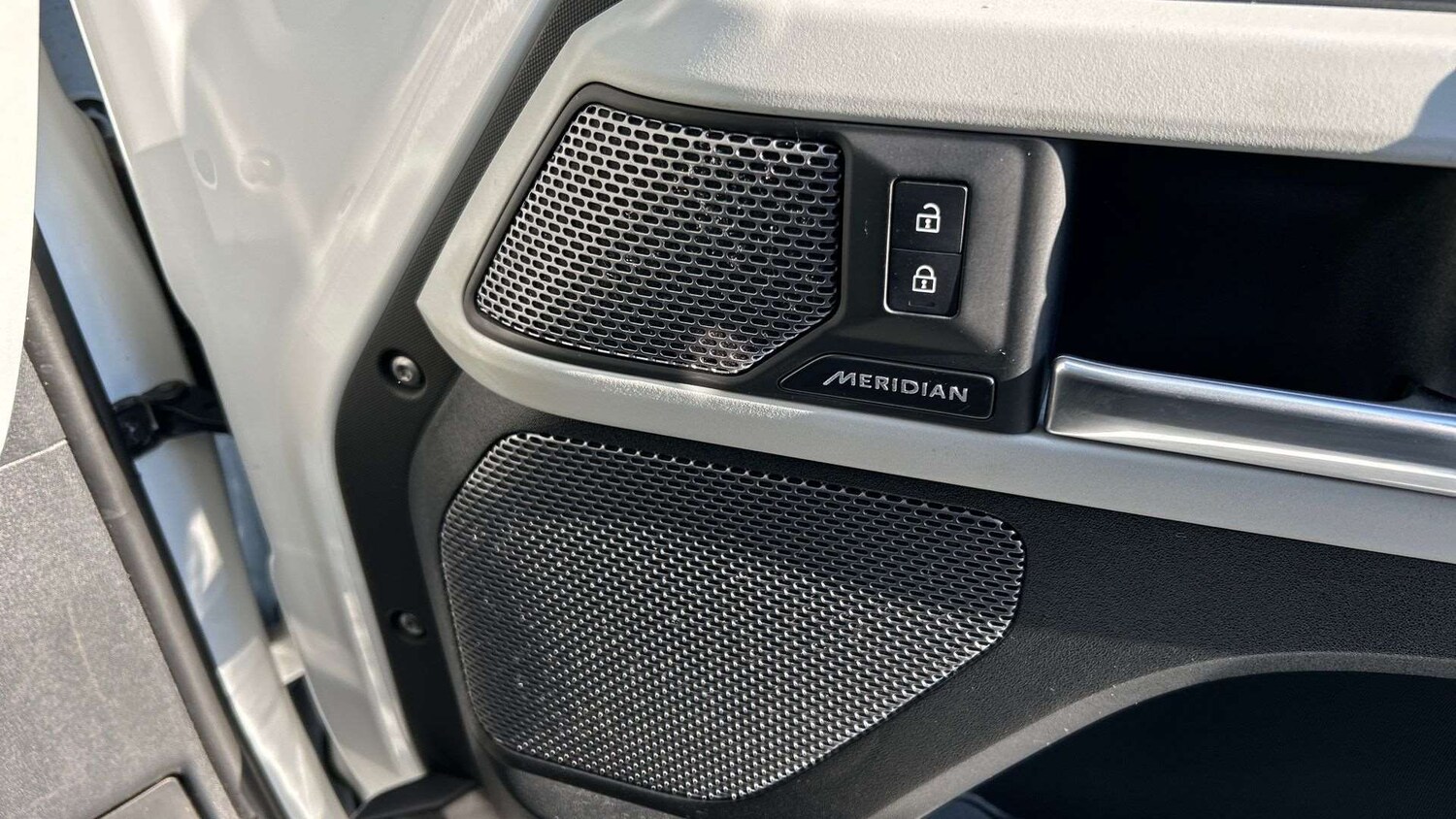 Used Land Rover Defender 2024 for sale - 77961150: Photo 24