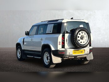 Used Land Rover Defender 2024 for sale - 77961150: Photo