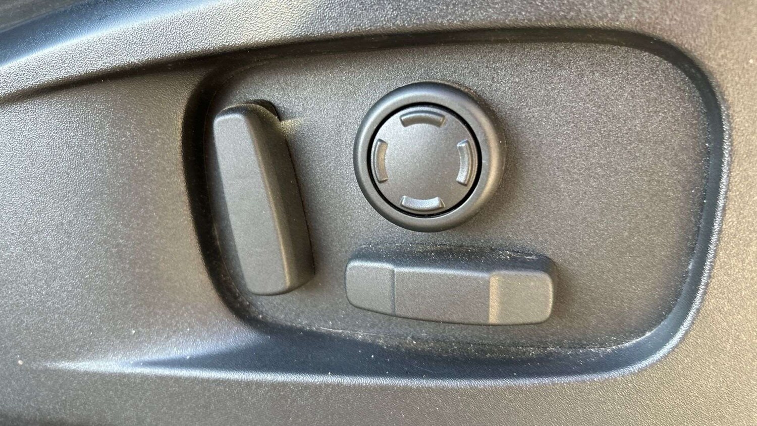 Used Land Rover Defender 2024 for sale - 77961150: Photo 34