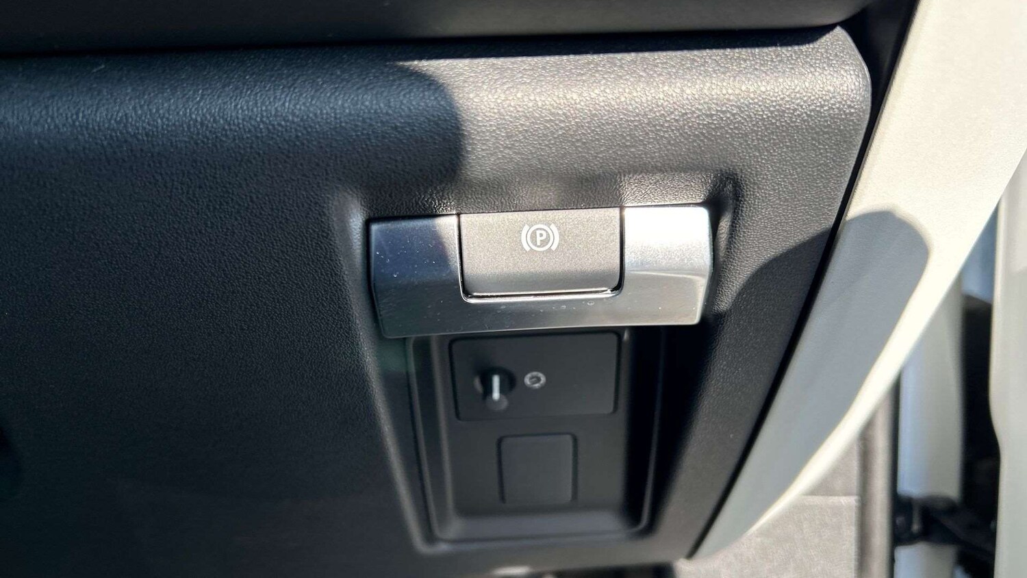 Used Land Rover Defender 2024 for sale - 77961150: Photo 35