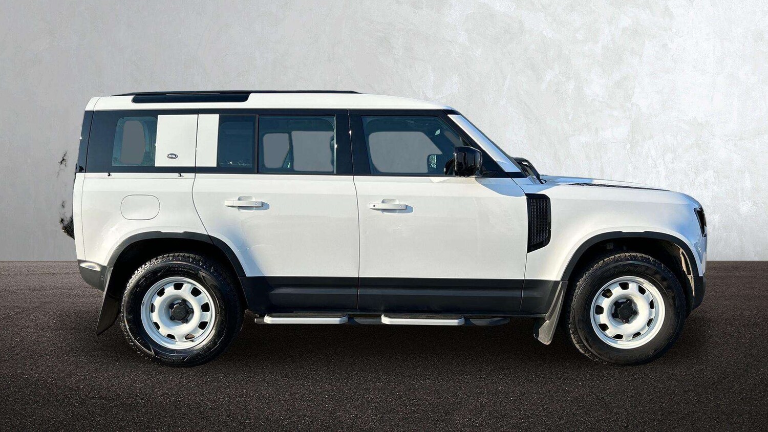 Used Land Rover Defender 2024 for sale - 77961150: Photo 5