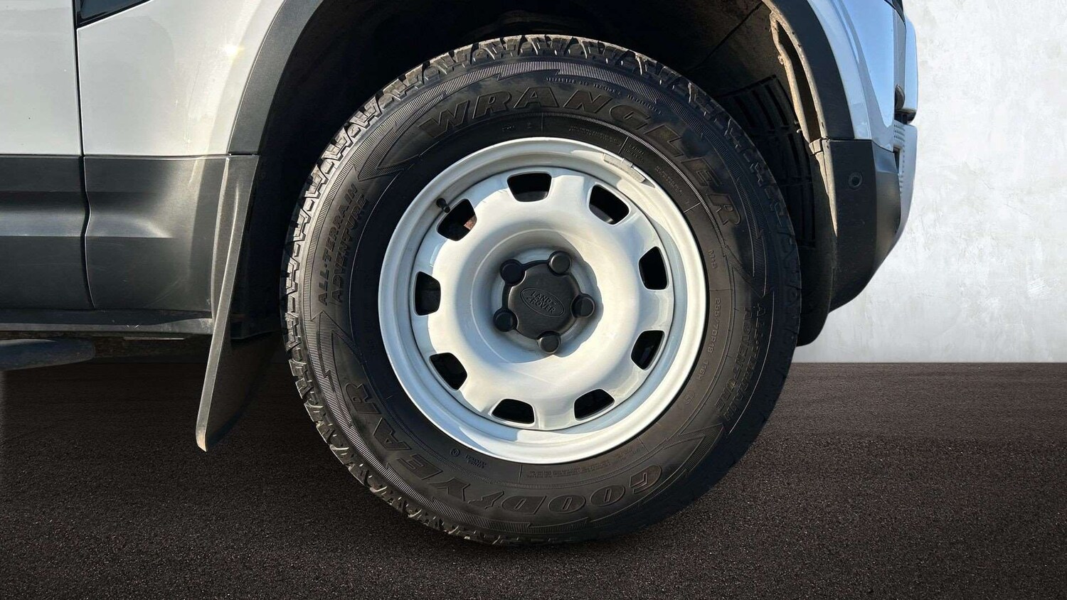 Used Land Rover Defender 2024 for sale - 77961150: Photo 8