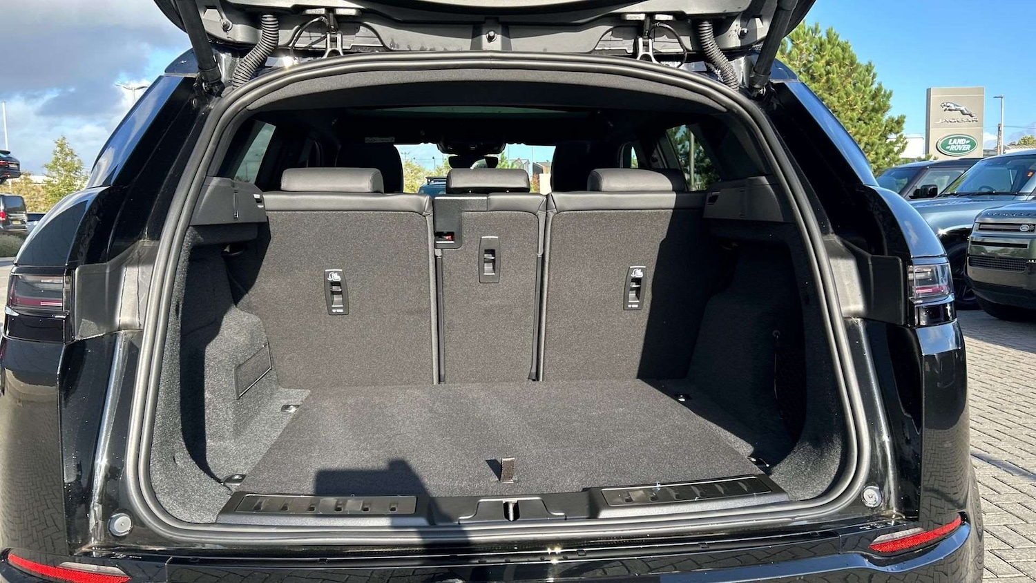 Used Land Rover Range Rover Evoque 2025 for sale - 77577335: Photo 10