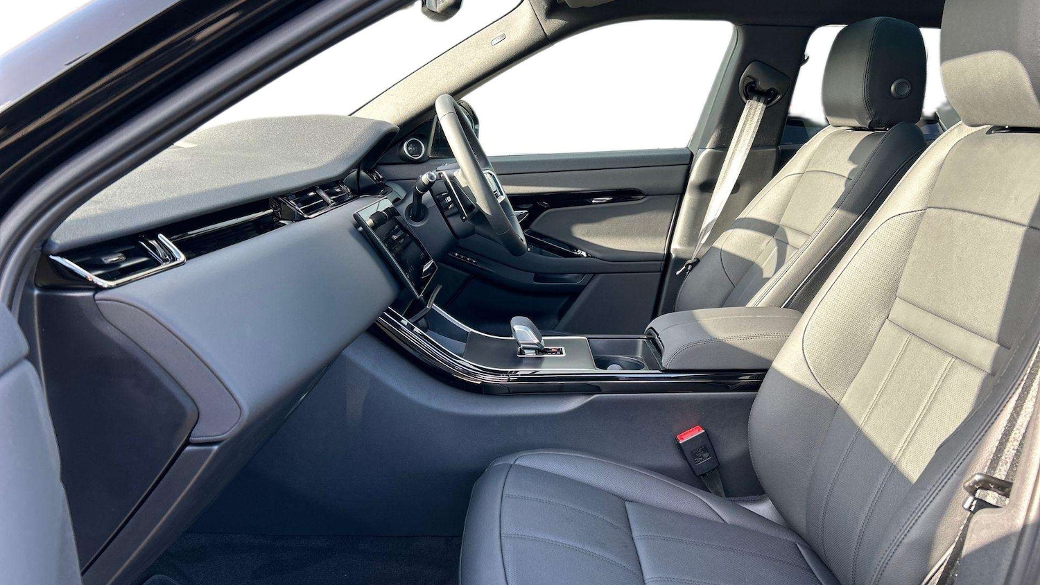 Used Land Rover Range Rover Evoque 2025 for sale - 77577335: Photo 3