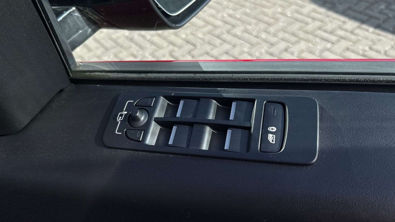 Used Land Rover Discovery Sport for sale - 77842257: Photo 25