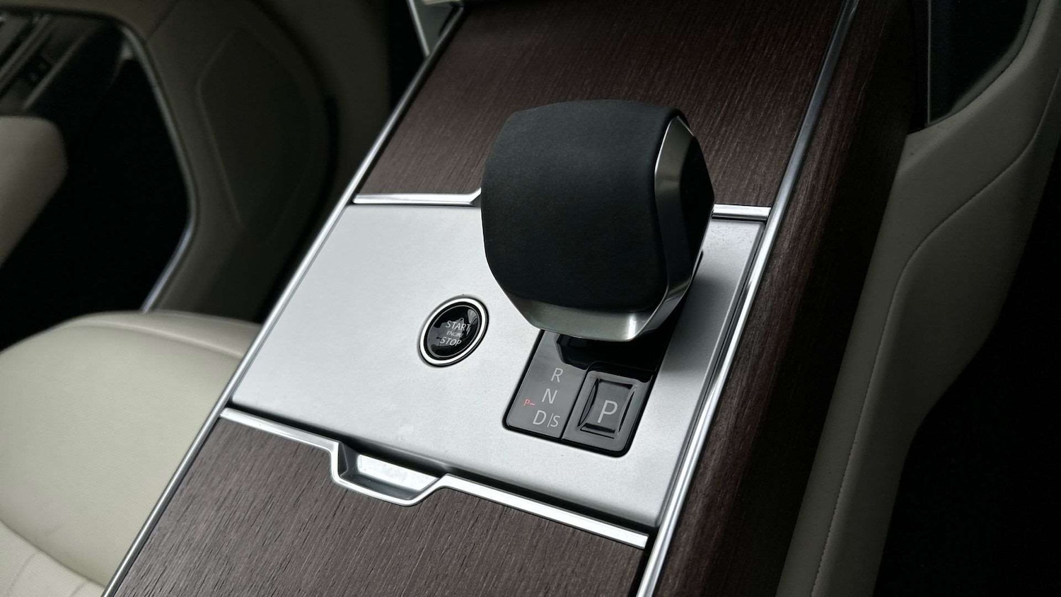 Used Land Rover Range Rover 2025 for sale - 77414675: Photo 13