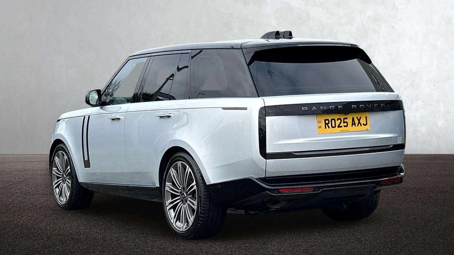 Used Land Rover Range Rover 2025 for sale - 77414675: Photo 2