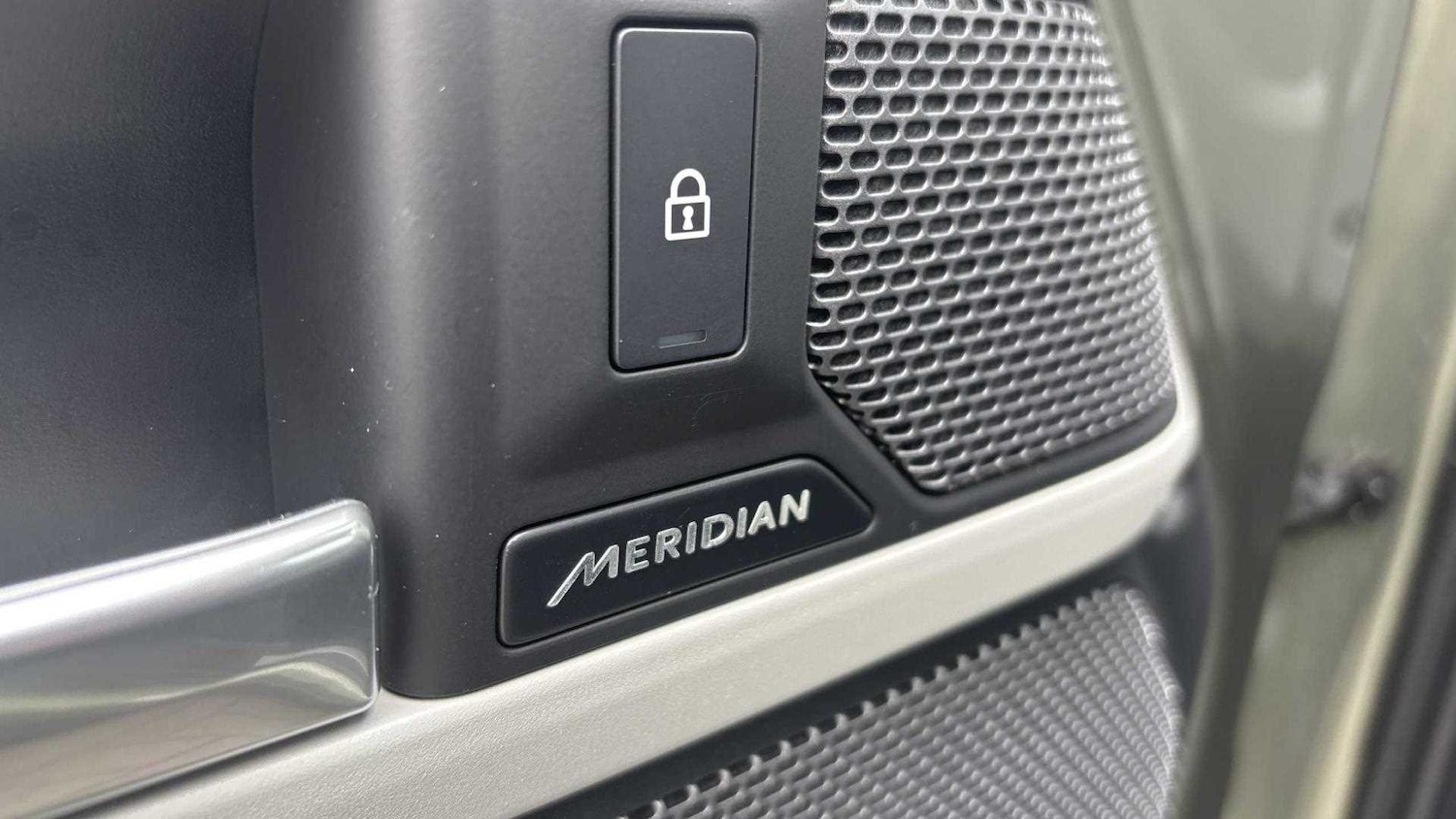 Used Land Rover Defender 2025 for sale - 77308269: Photo 21