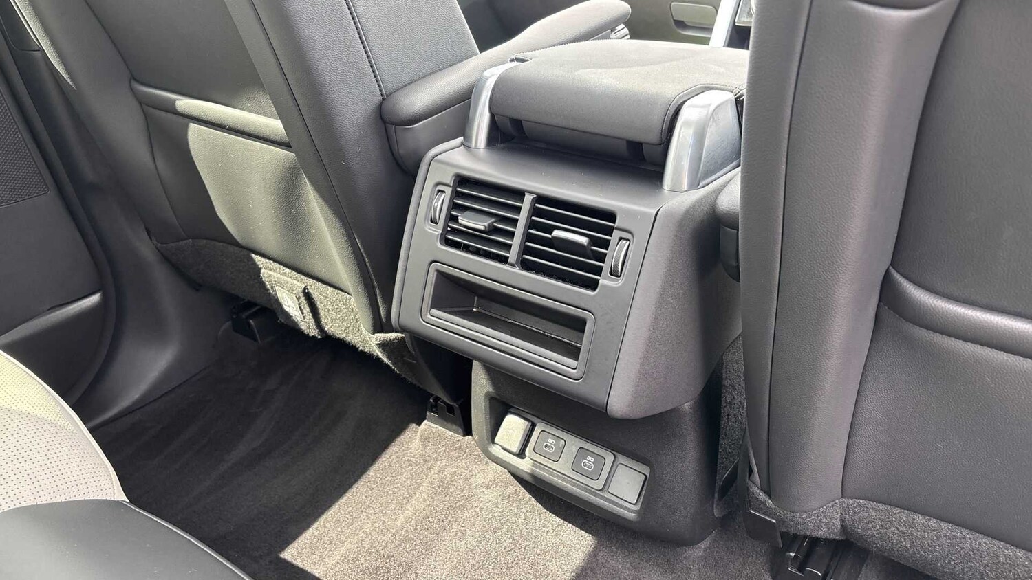 Used Land Rover Discovery 2025 for sale - 76459856: Photo 18