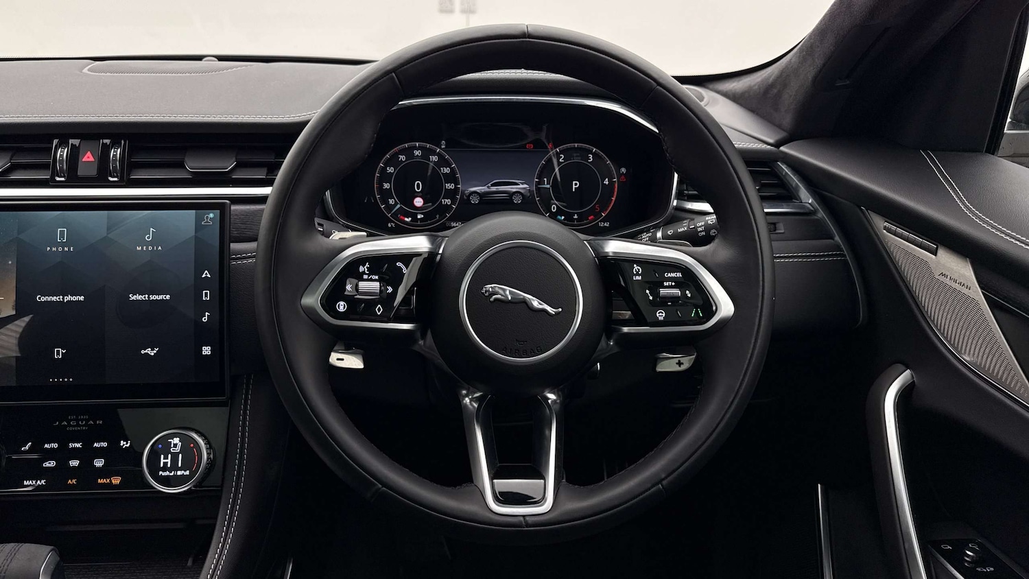 Used Jaguar F-Pace 2024 for sale - 77615576: Photo 15