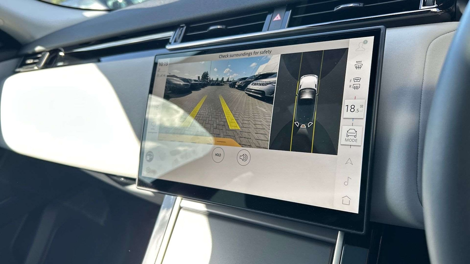 Used Land Rover Range Rover Velar 2025 for sale - 76460557: Photo 12