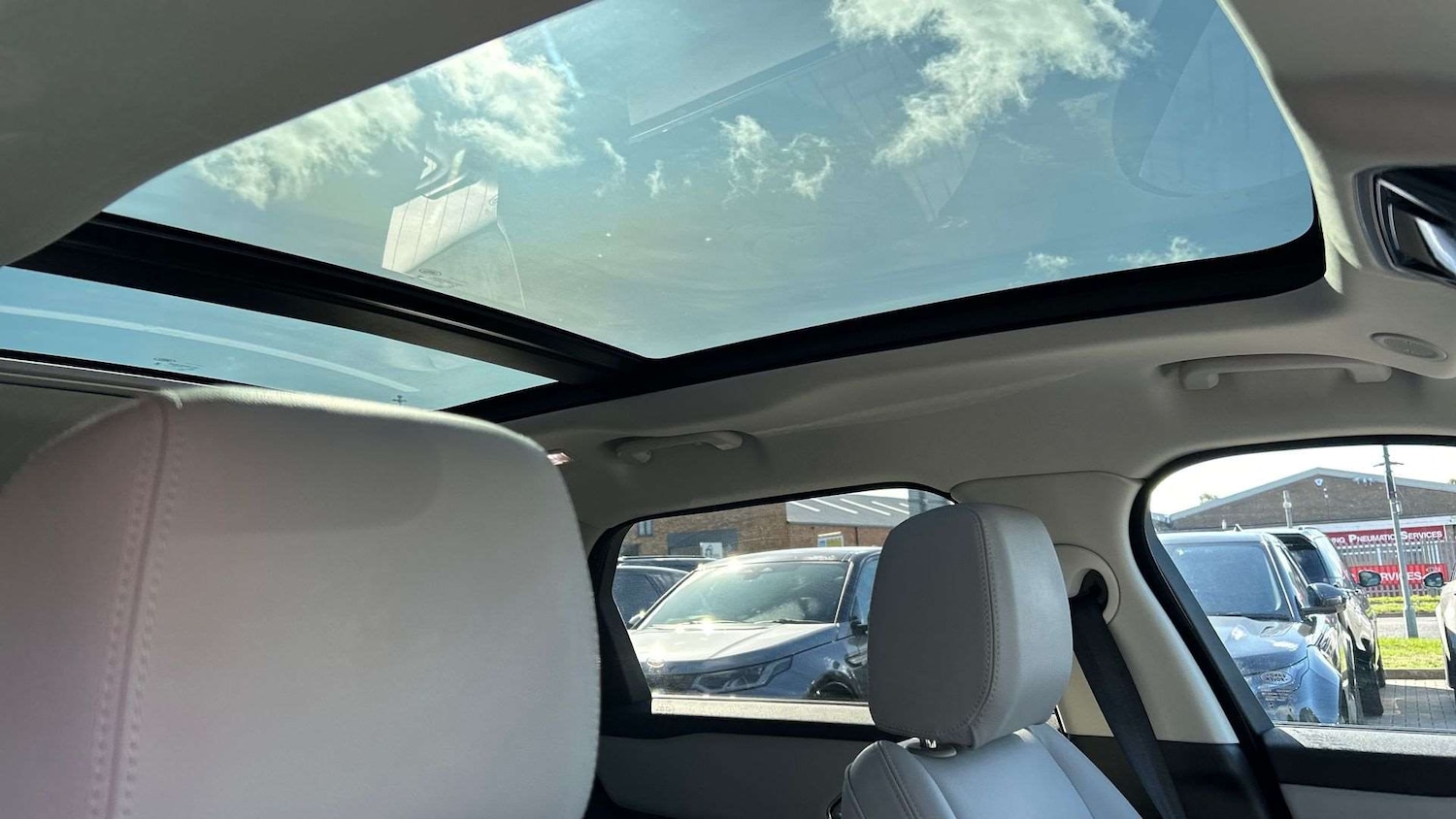 Used Land Rover Range Rover Velar 2025 for sale - 76460557: Photo 21