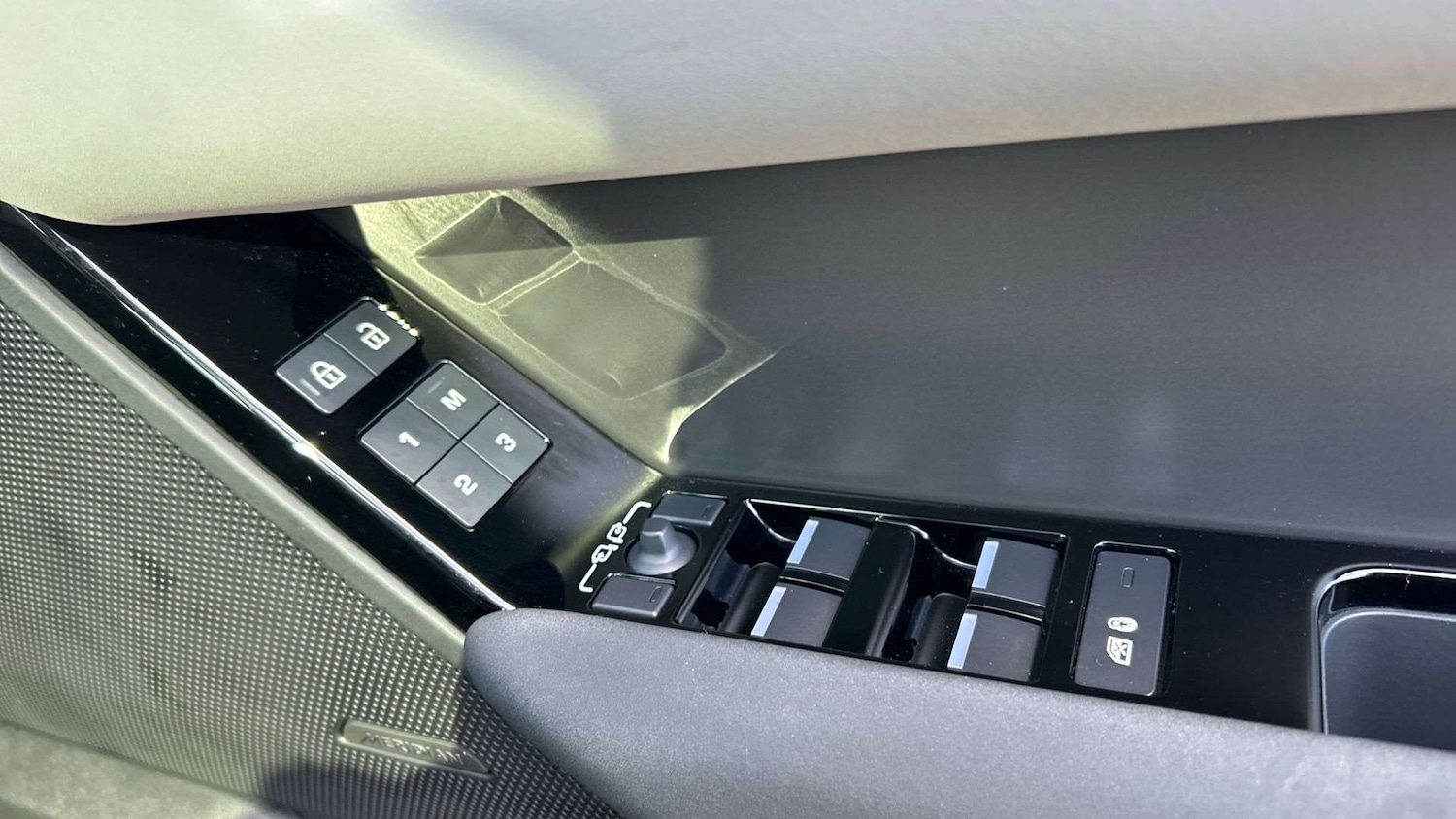 Used Land Rover Range Rover Velar 2025 for sale - 76460557: Photo 25