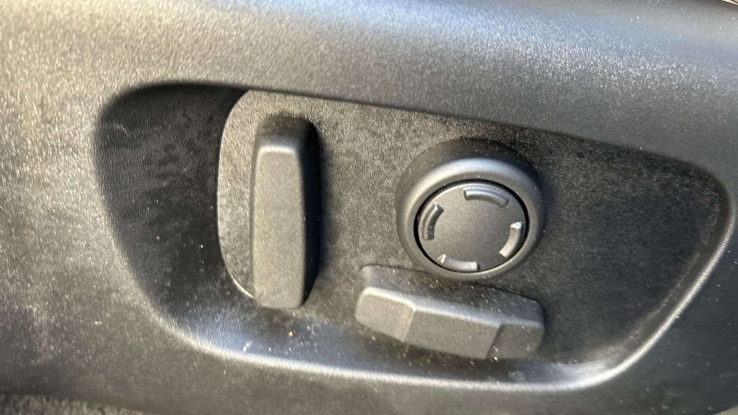 Used Land Rover Range Rover Velar 2025 for sale - 76460557: Photo 34