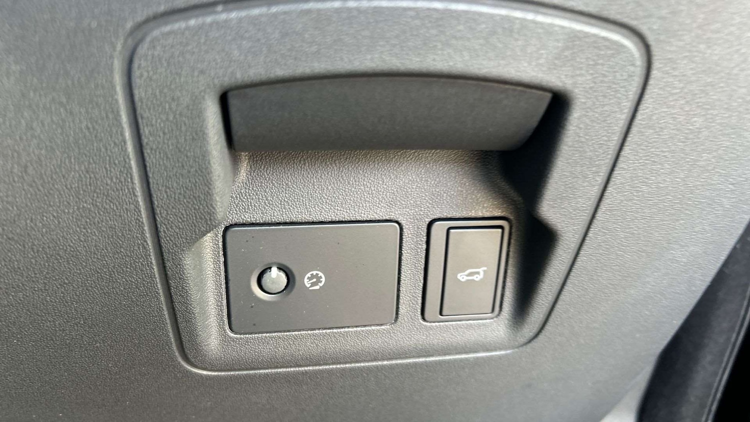 Used Land Rover Range Rover Velar 2025 for sale - 76460557: Photo 35