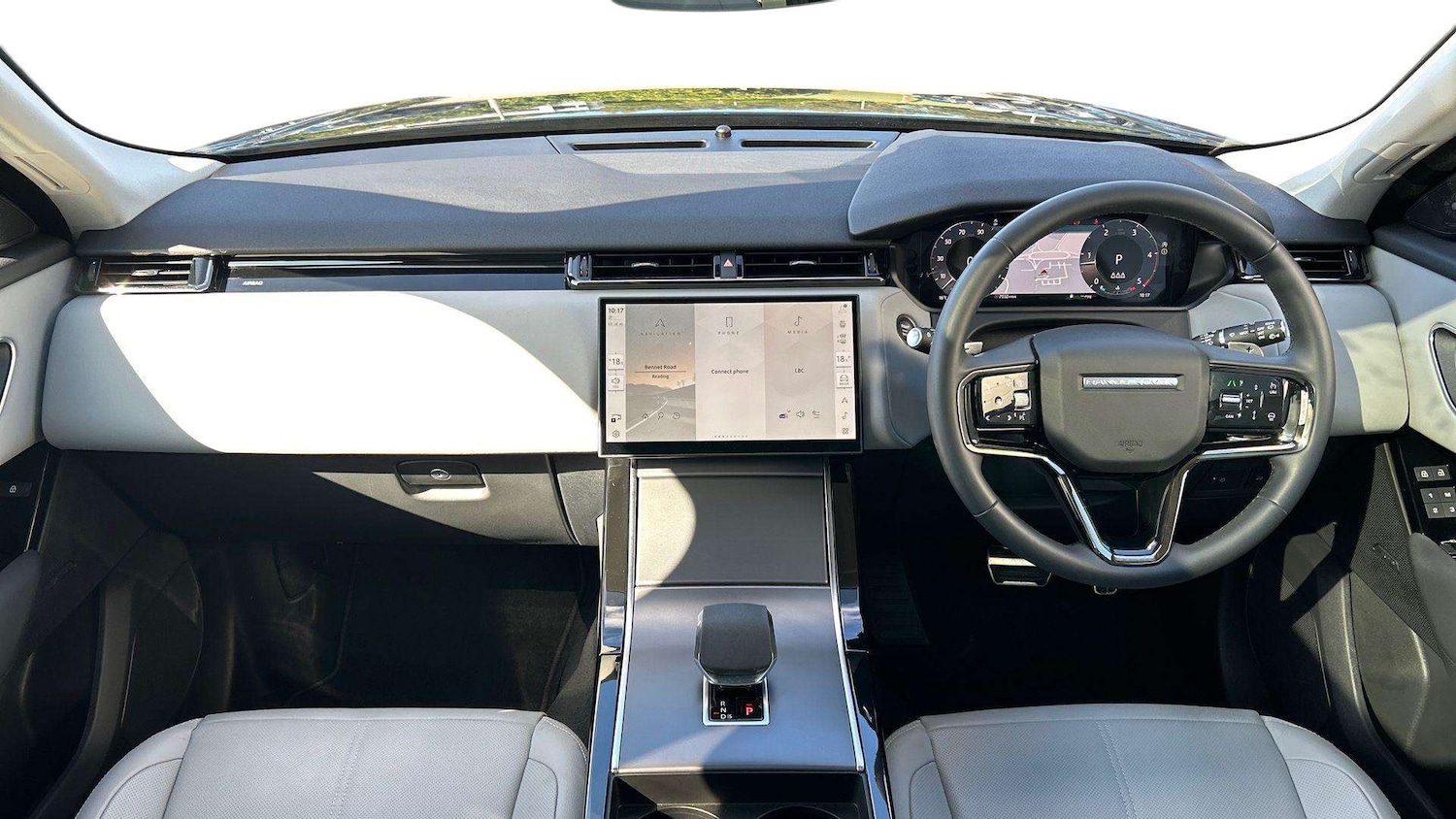 Used Land Rover Range Rover Velar 2025 for sale - 76460557: Photo 9