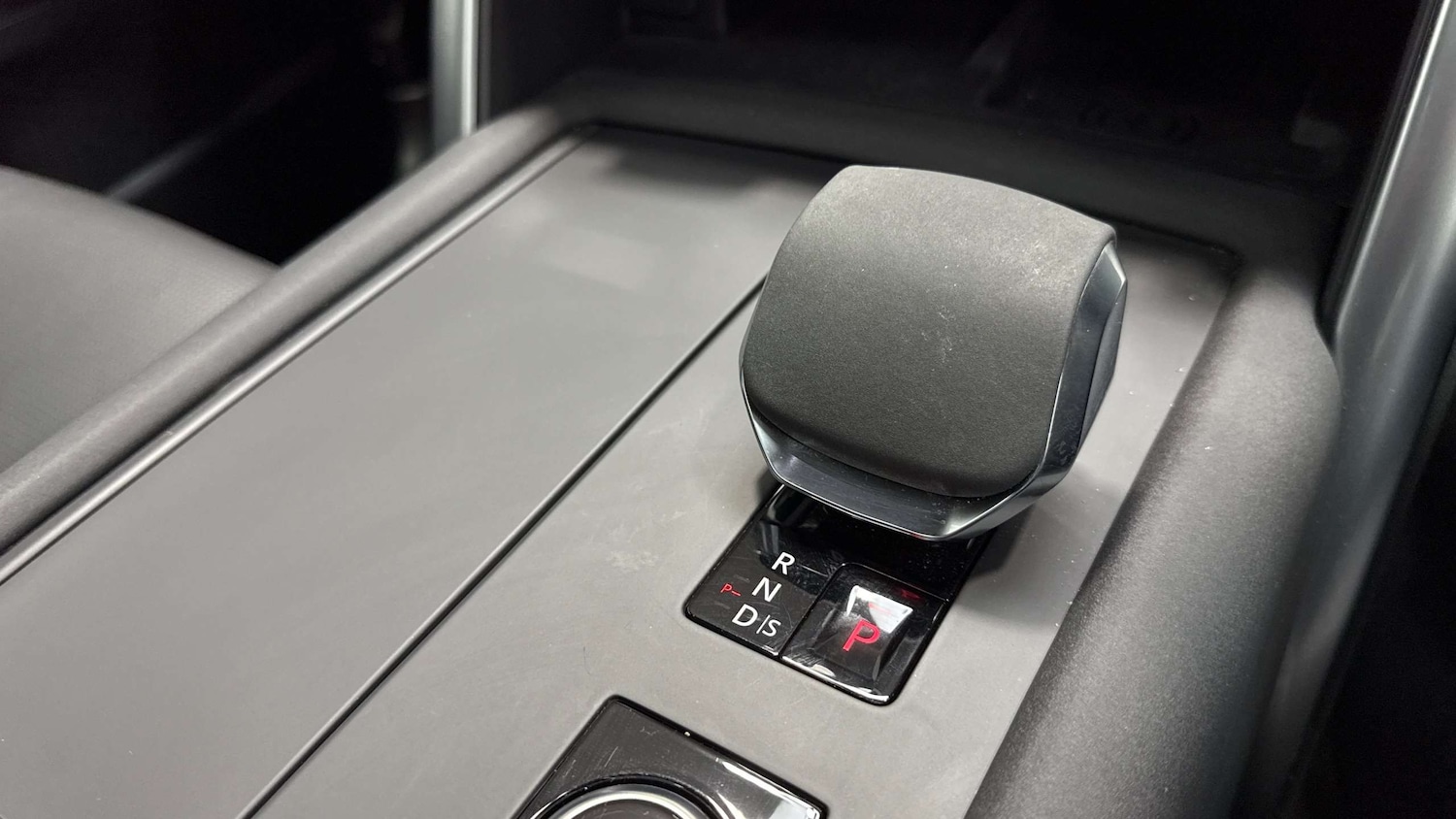 Used Land Rover Discovery 2024 for sale - 76460157: Photo 13