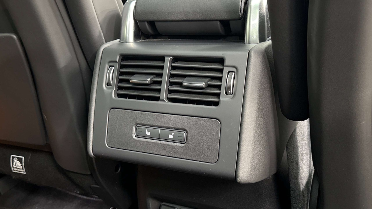 Used Land Rover Discovery 2024 for sale - 76460157: Photo 18