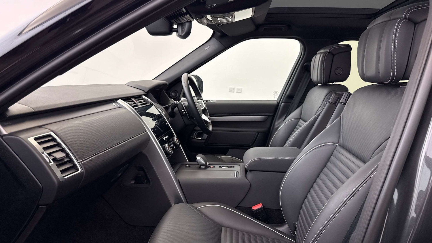 Used Land Rover Discovery 2024 for sale - 76460157: Photo 3