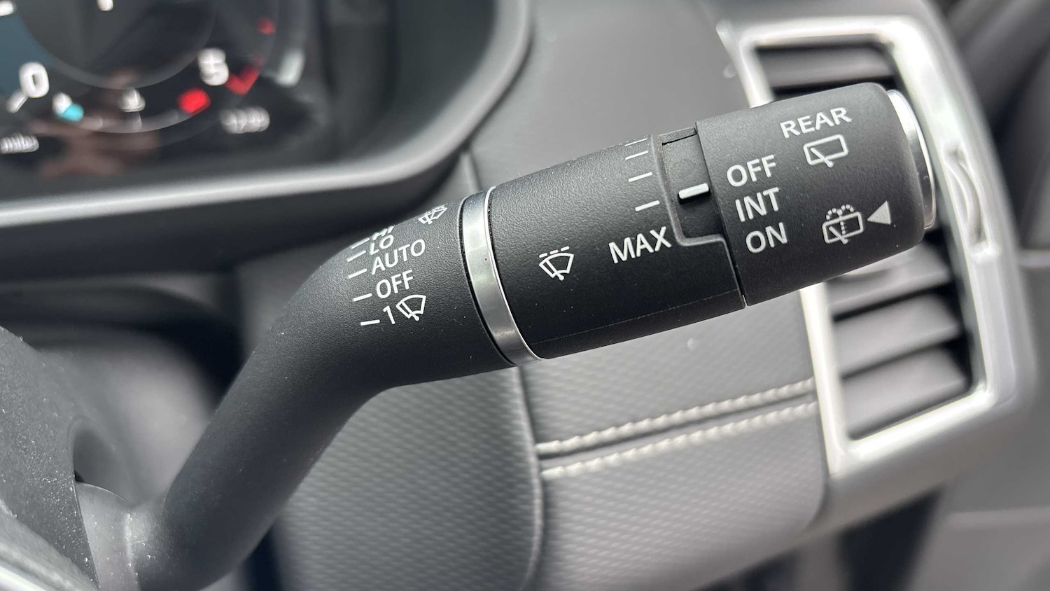 Used Land Rover Discovery 2024 for sale - 76460157: Photo 30