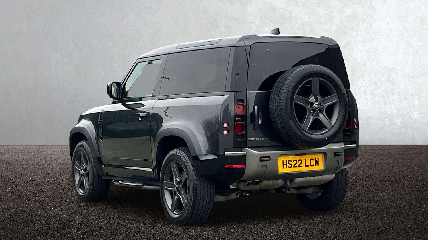 Used Land Rover Defender 2022 for sale - 77044123: Photo 2