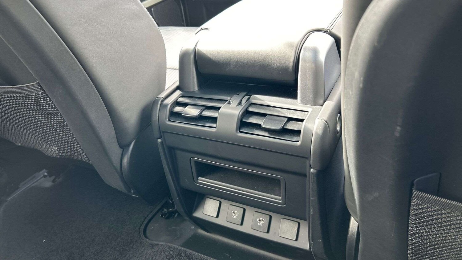 Used Land Rover Defender 2024 for sale - 77943096: Photo 18