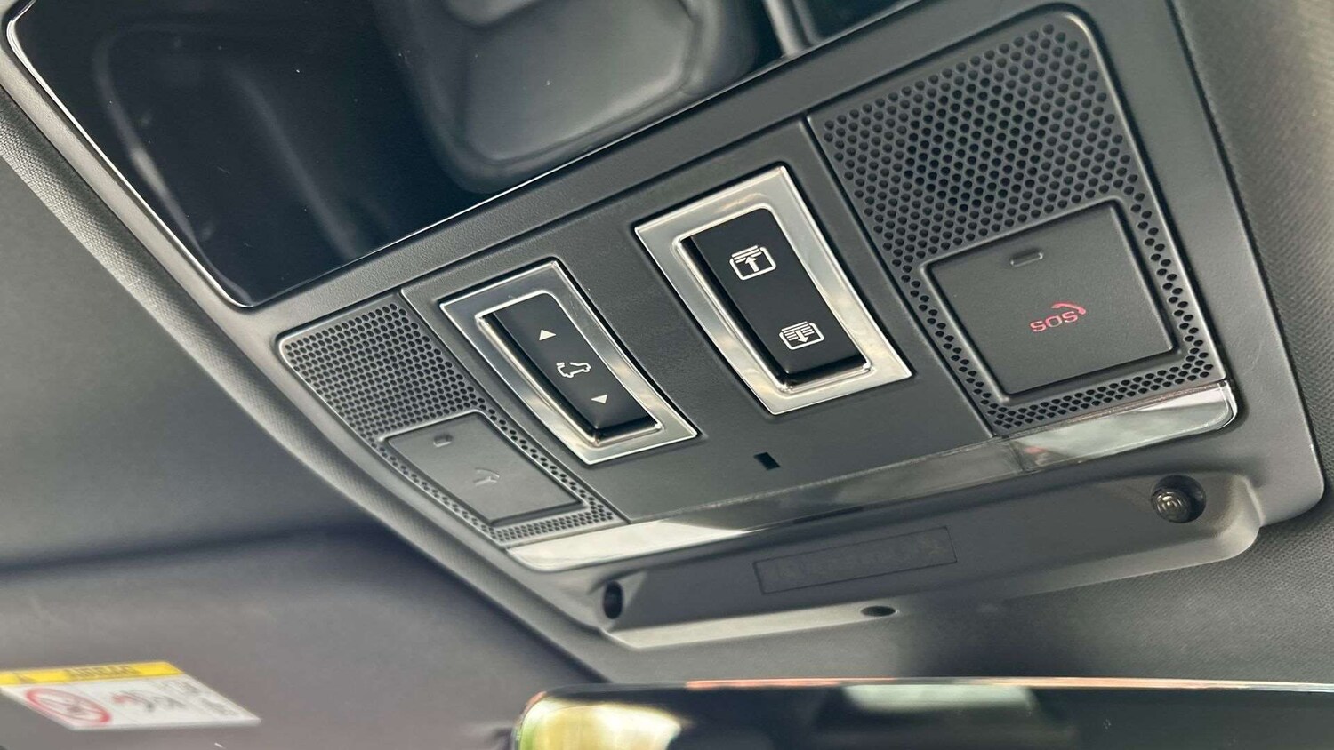 Used Land Rover Defender 2024 for sale - 77943096: Photo 23