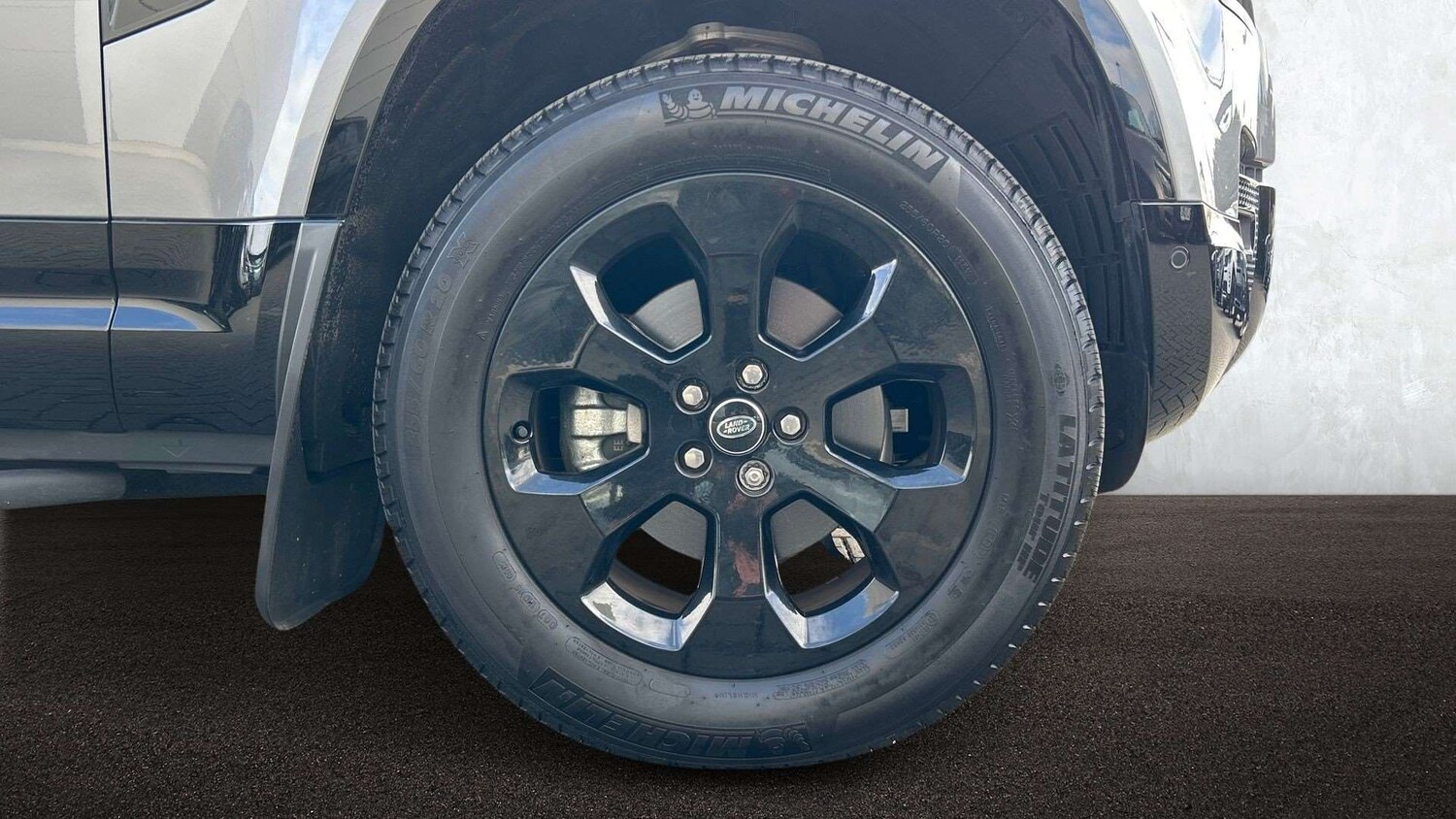 Used Land Rover Defender 2024 for sale - 77943096: Photo 8